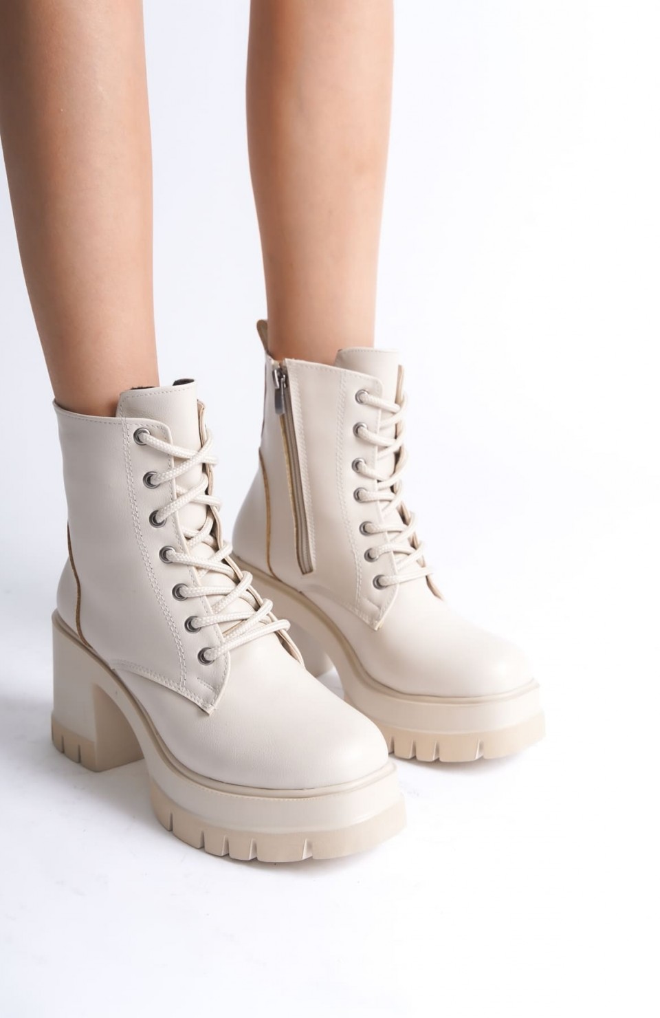 LAUREN Bağcıklı Fermuarlı Ortopedik Taban Topuklu Kadın Bot  CKT - Krem