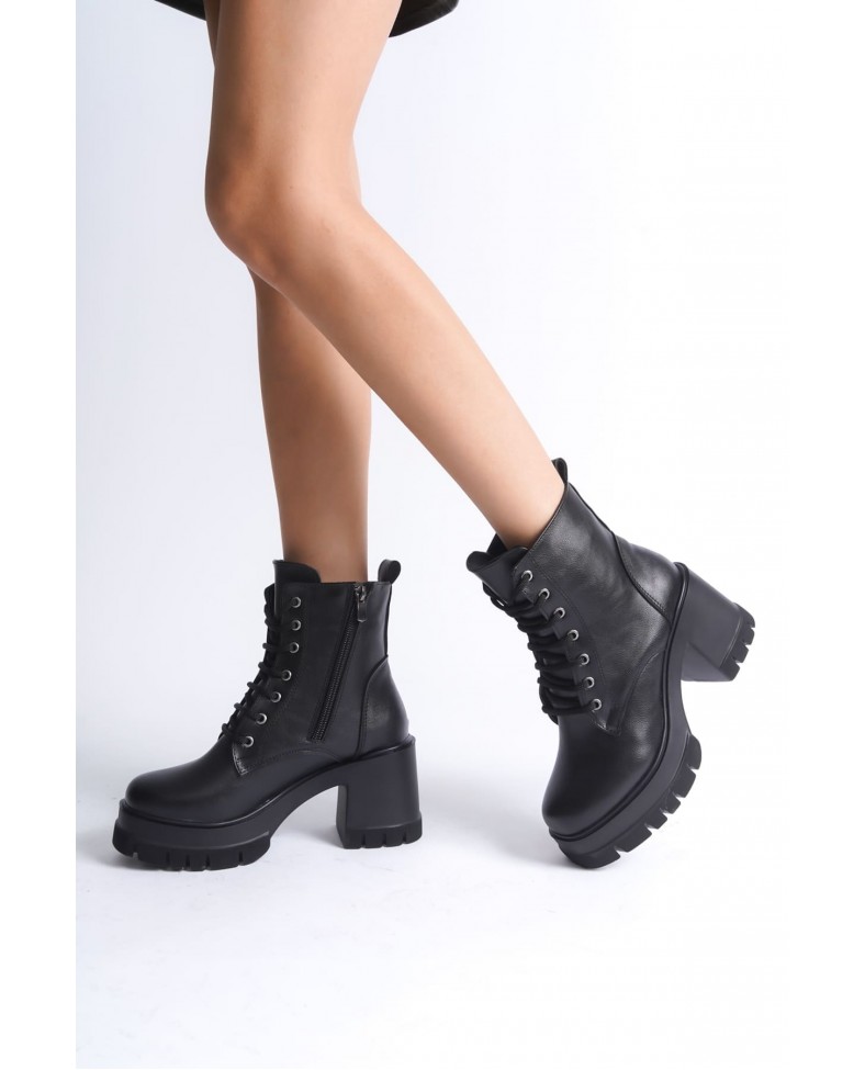 LAUREN Bağcıklı Fermuarlı Ortopedik Taban Topuklu Kadın Bot CST - Siyah Somersan Giyim | Kadın, Erkek ve Çocuk Moda