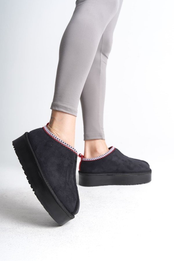 LEILA Bağcıksız Düz ve Kalın Taban İçi Kürklü Kısa Süet Kadın Bot  SST - Siyah