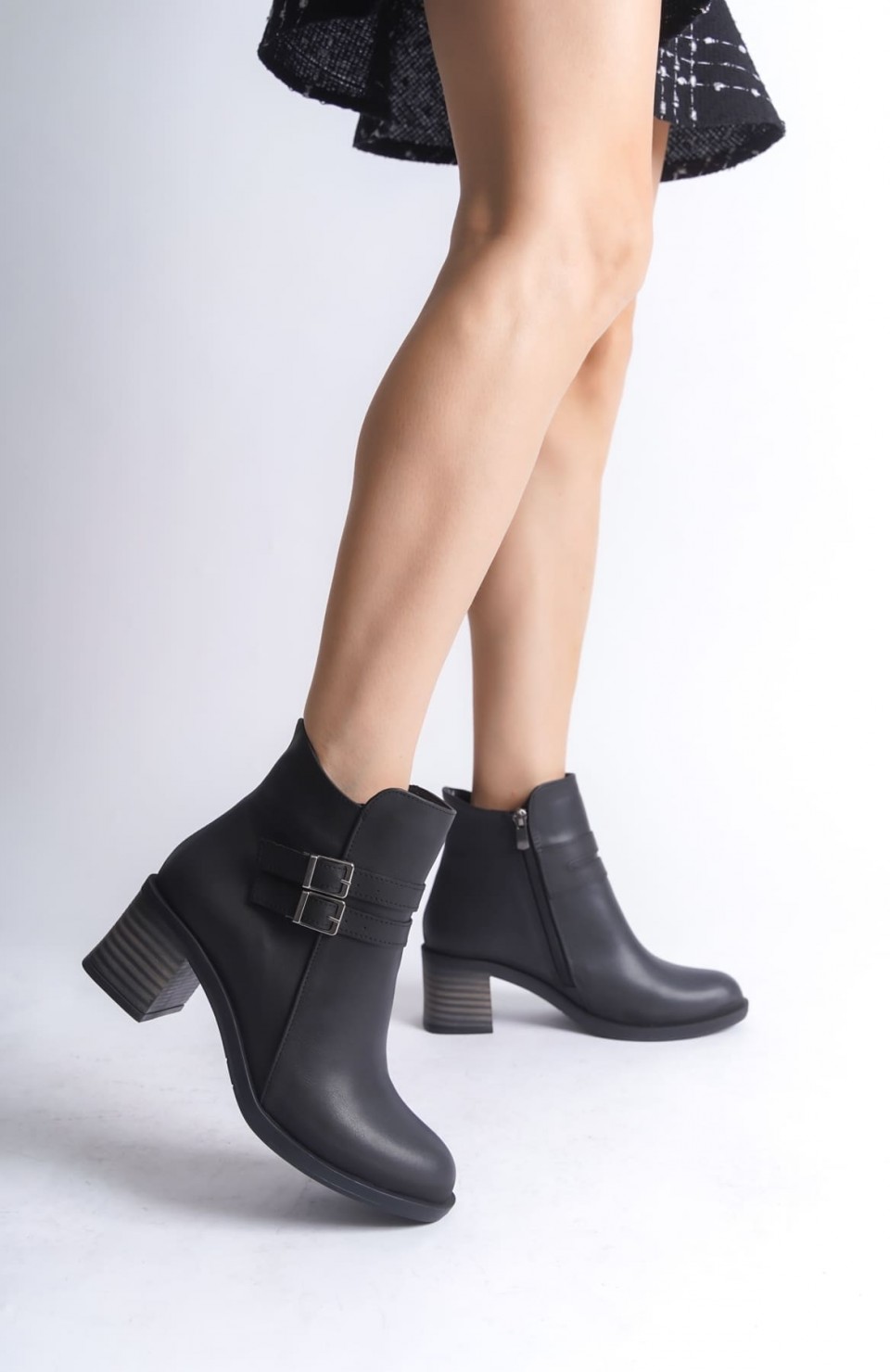 NOEMI Tokalı Fermuarlı Ortopedik Taban Topuklu Kadın Bot  CST - Siyah