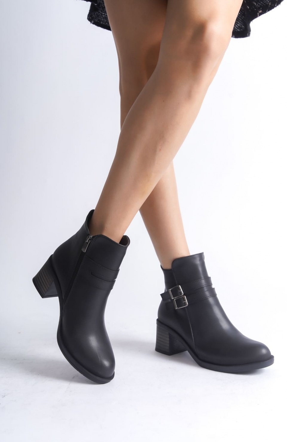 NOEMI Tokalı Fermuarlı Ortopedik Taban Topuklu Kadın Bot  CST - Siyah