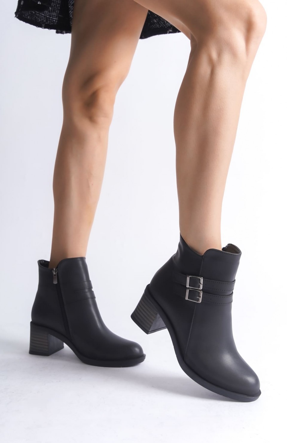 NOEMI Tokalı Fermuarlı Ortopedik Taban Topuklu Kadın Bot  CST - Siyah