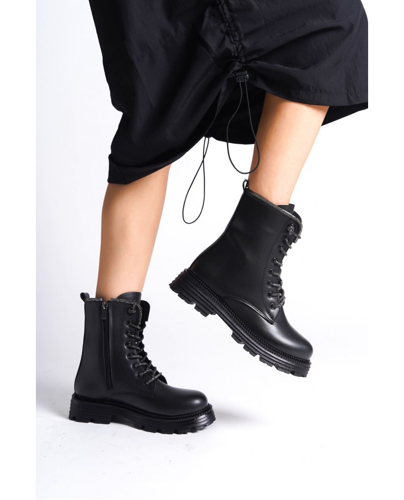 PAMELA Bağcıklı Fermuarlı Ortopedik Taban Taşlı Kadın Bot CST - Siyah Somersan Giyim | Kadın, Erkek ve Çocuk Moda