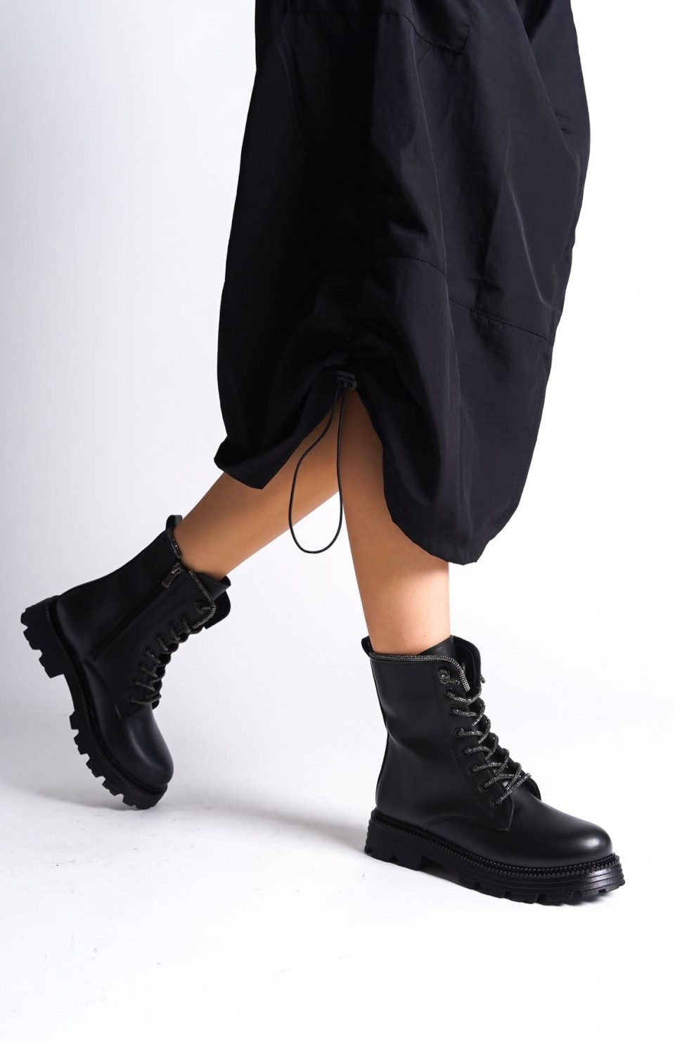 PAMELA Bağcıklı Fermuarlı Ortopedik Taban Taşlı Kadın Bot CST - Siyah