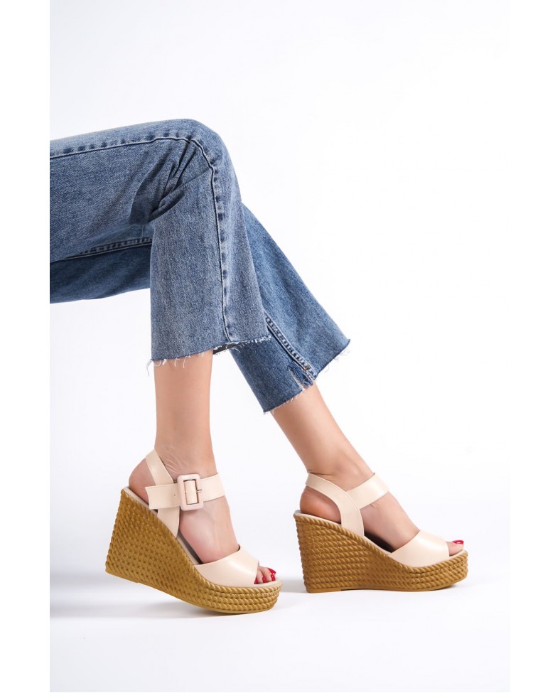 PERLA Tokalı Lastikli Dolgu Topuklu Ortopedik Taban Hasır Görünümlü Kadın Sandalet CKT - Ten Somersan Giyim | Kadın, Erkek ve Çocuk Moda