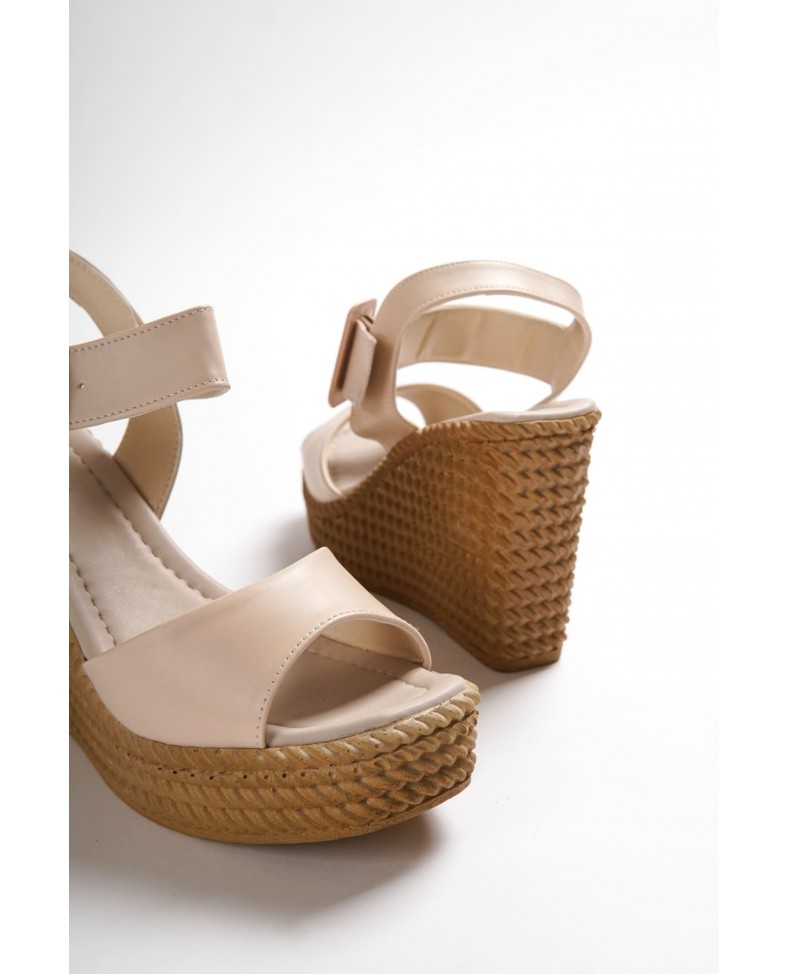 PERLA Tokalı Lastikli Dolgu Topuklu Ortopedik Taban Hasır Görünümlü Kadın Sandalet CKT - Ten Somersan Giyim | Kadın, Erkek ve Çocuk Moda