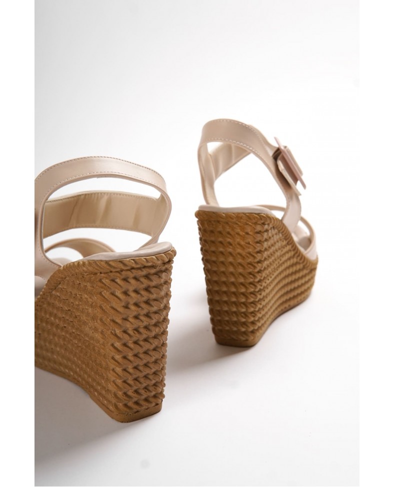 PERLA Tokalı Lastikli Dolgu Topuklu Ortopedik Taban Hasır Görünümlü Kadın Sandalet CKT - Ten Somersan Giyim | Kadın, Erkek ve Çocuk Moda