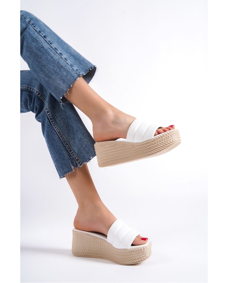 REINA Dolgu Topuklu Ortopedik Taban Hasır Görünümlü Kadın Terlik CKT - Beyaz Somersan Giyim | Kadın, Erkek ve Çocuk Moda