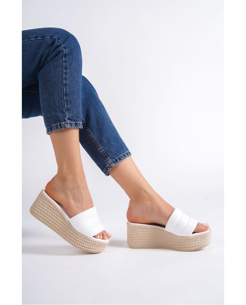 REINA Dolgu Topuklu Ortopedik Taban Hasır Görünümlü Kadın Terlik CKT - Beyaz Somersan Giyim | Kadın, Erkek ve Çocuk Moda