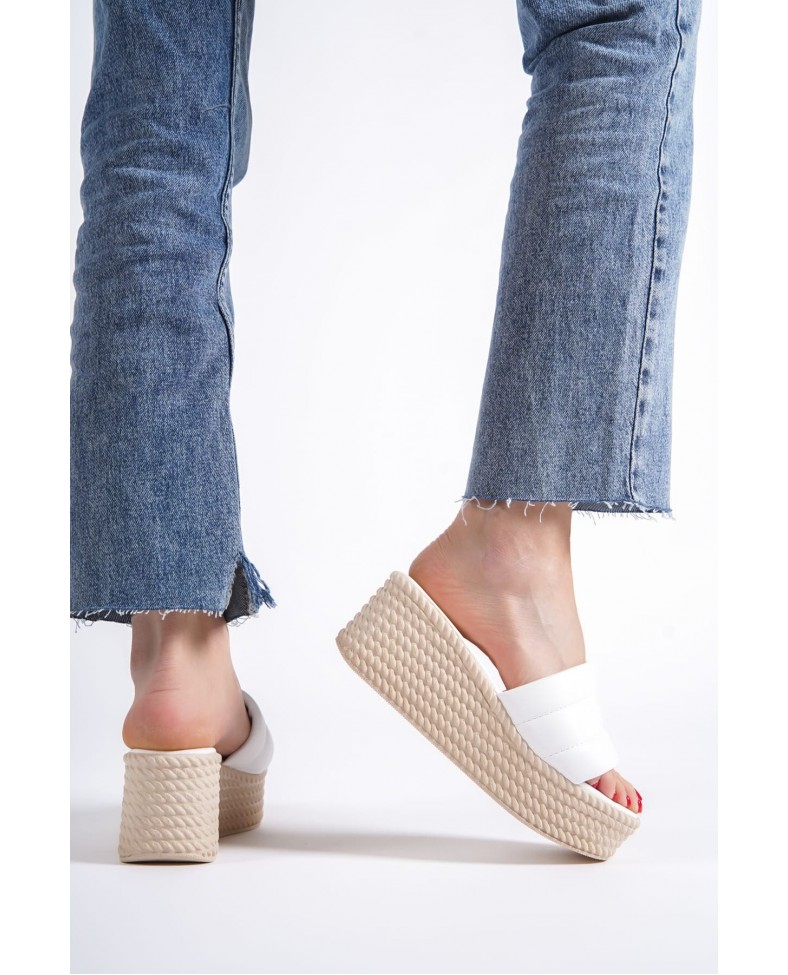 REINA Dolgu Topuklu Ortopedik Taban Hasır Görünümlü Kadın Terlik CKT - Beyaz Somersan Giyim | Kadın, Erkek ve Çocuk Moda