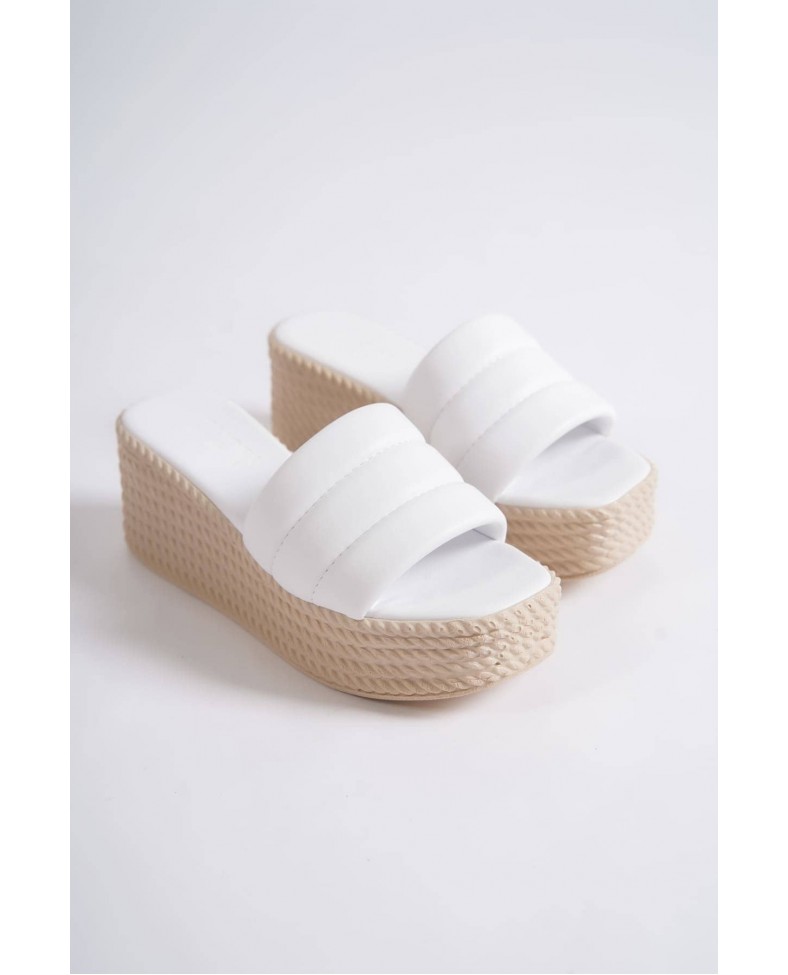 REINA Dolgu Topuklu Ortopedik Taban Hasır Görünümlü Kadın Terlik CKT - Beyaz Somersan Giyim | Kadın, Erkek ve Çocuk Moda