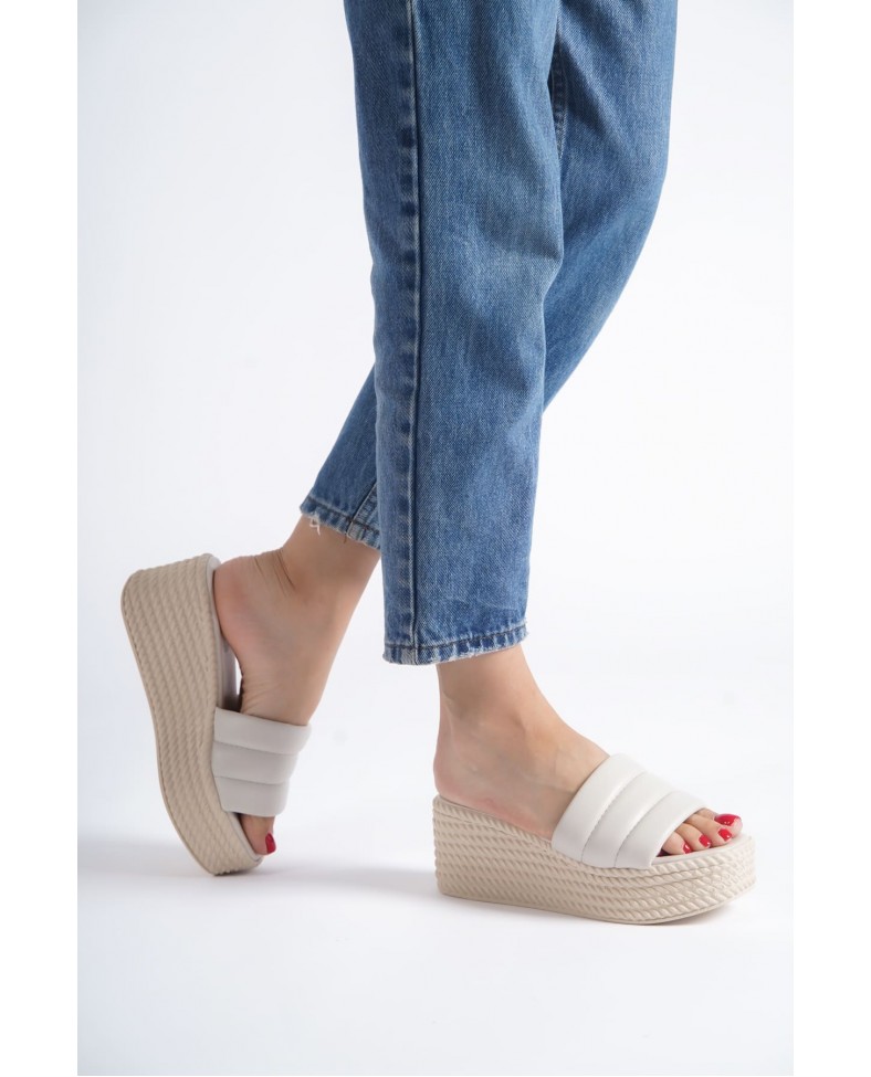 REINA Dolgu Topuklu Ortopedik Taban Hasır Görünümlü Kadın Terlik CKT - Krem Somersan Giyim | Kadın, Erkek ve Çocuk Moda