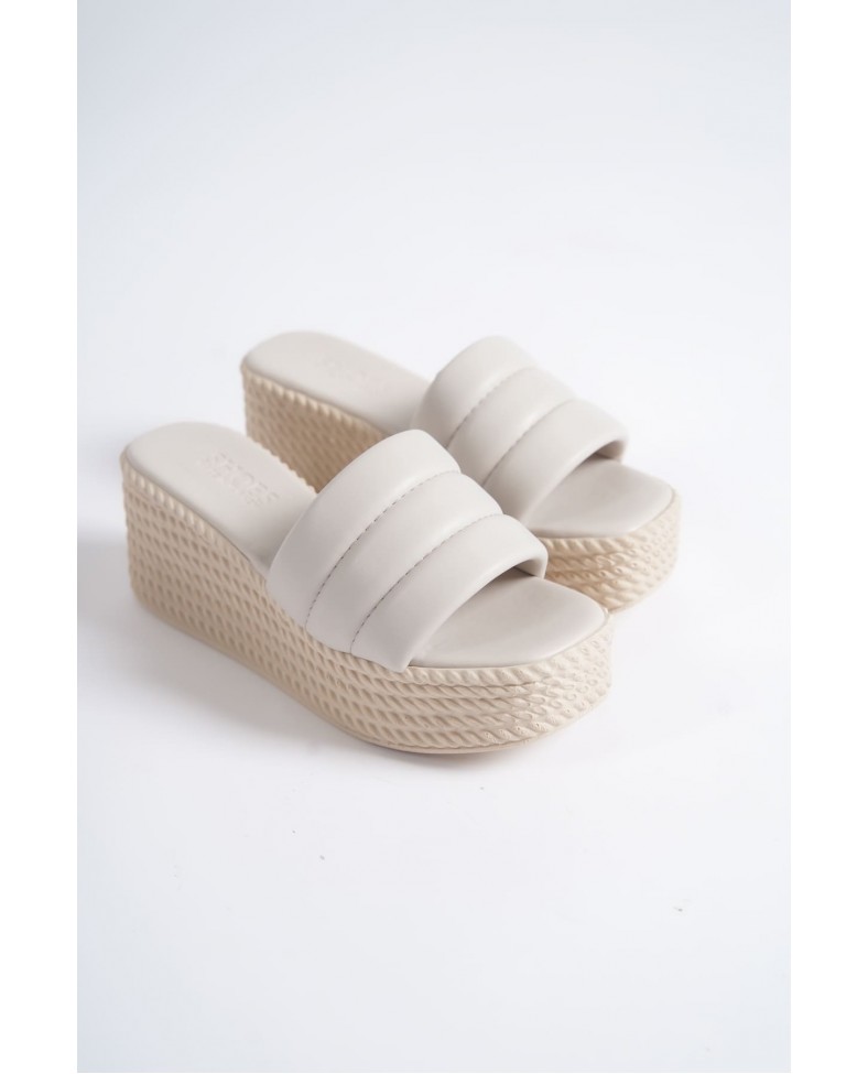 REINA Dolgu Topuklu Ortopedik Taban Hasır Görünümlü Kadın Terlik CKT - Krem Somersan Giyim | Kadın, Erkek ve Çocuk Moda