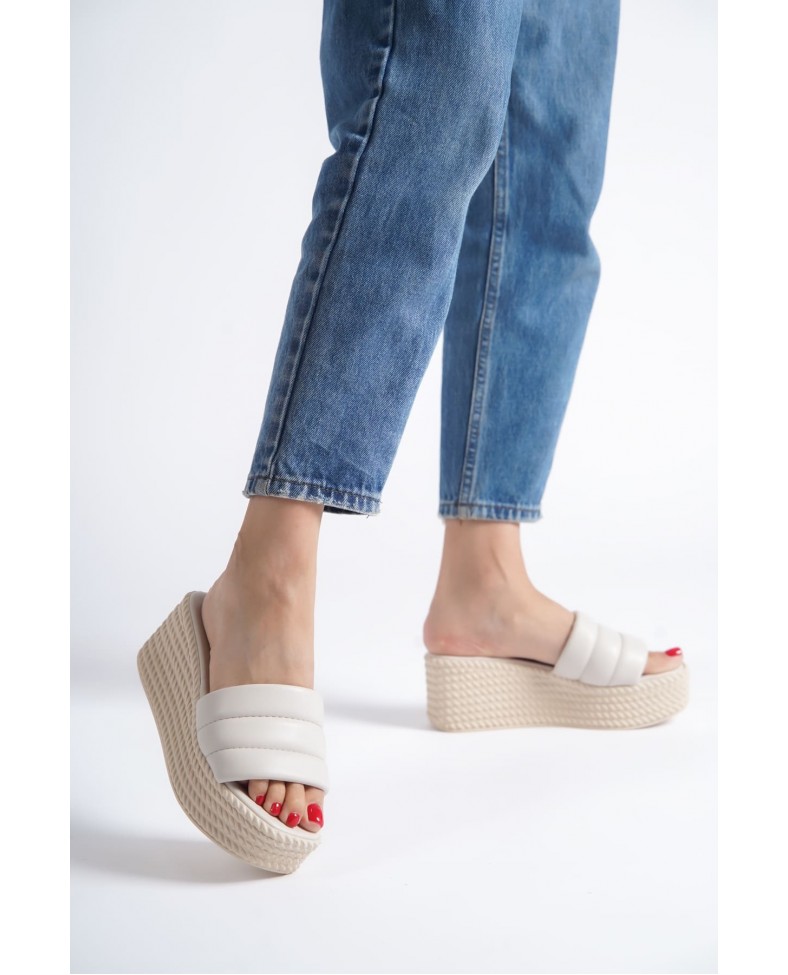 REINA Dolgu Topuklu Ortopedik Taban Hasır Görünümlü Kadın Terlik CKT - Krem Somersan Giyim | Kadın, Erkek ve Çocuk Moda