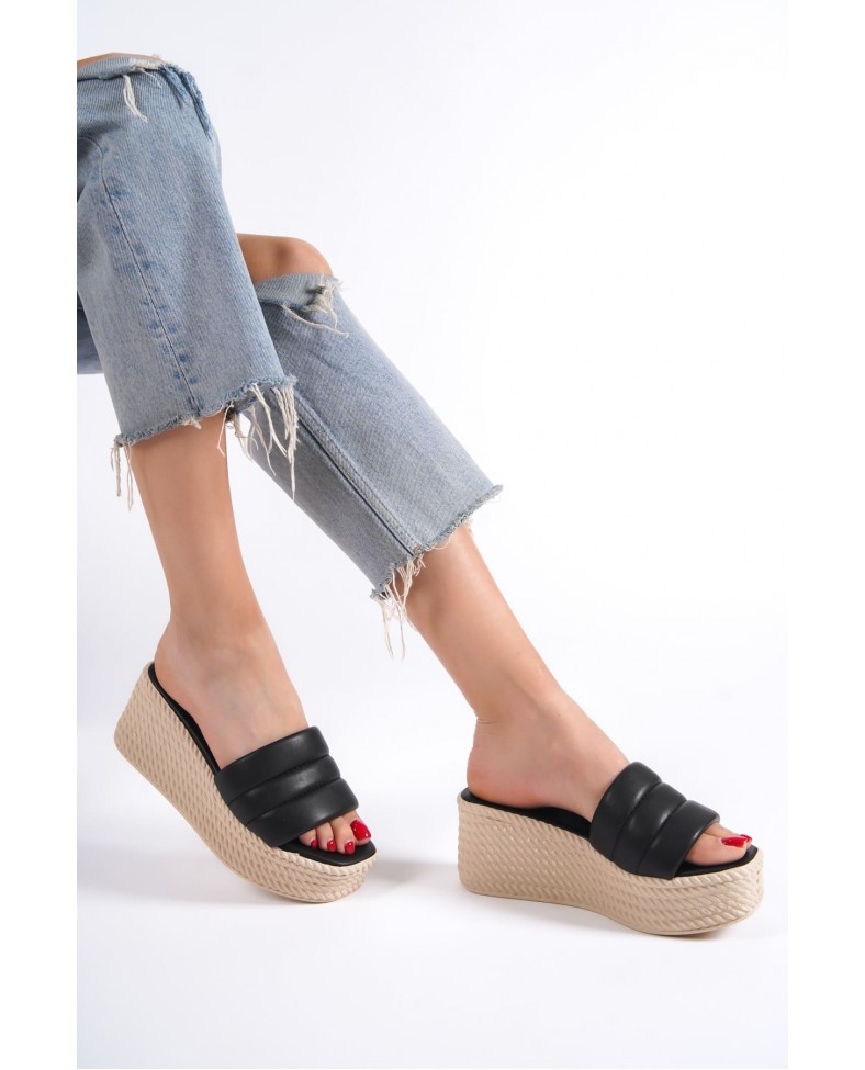 REINA Dolgu Topuklu Ortopedik Taban Hasır Görünümlü Kadın Terlik CKT - Siyah Somersan Giyim | Kadın, Erkek ve Çocuk Moda