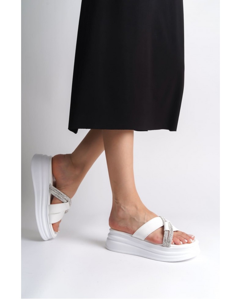 RUBY Düz Topuklu Taşlı Çapraz Şeritli Kalın ve Ortopedik Taban Kadın Terlik  CBT - Beyaz Somersan Giyim | Kadın, Erkek ve Çocuk Moda