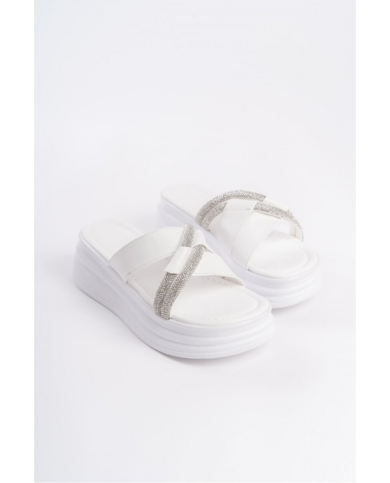 RUBY Düz Topuklu Taşlı Çapraz Şeritli Kalın ve Ortopedik Taban Kadın Terlik  CBT - Beyaz Somersan Giyim | Kadın, Erkek ve Çocuk Moda