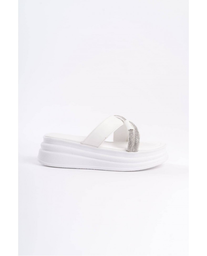 RUBY Düz Topuklu Taşlı Çapraz Şeritli Kalın ve Ortopedik Taban Kadın Terlik  CBT - Beyaz Somersan Giyim | Kadın, Erkek ve Çocuk Moda