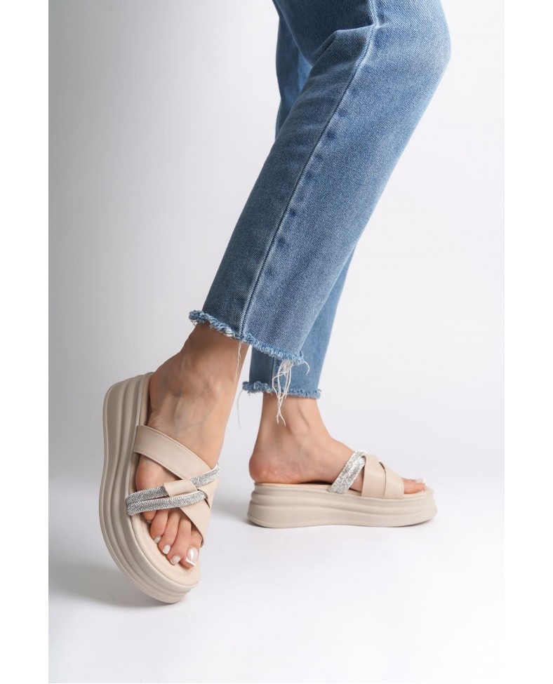 RUBY Düz Topuklu Taşlı Çapraz Şeritli Kalın ve Ortopedik Taban Kadın Terlik  CKT - Krem Somersan Giyim | Kadın, Erkek ve Çocuk Moda