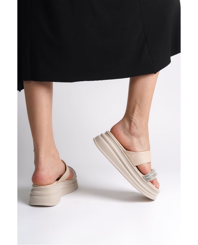 SARAH Düz Topuklu Taşlı Şeritli Kalın ve Ortopedik Taban Kadın Terlik  CKT - Krem Somersan Giyim | Kadın, Erkek ve Çocuk Moda