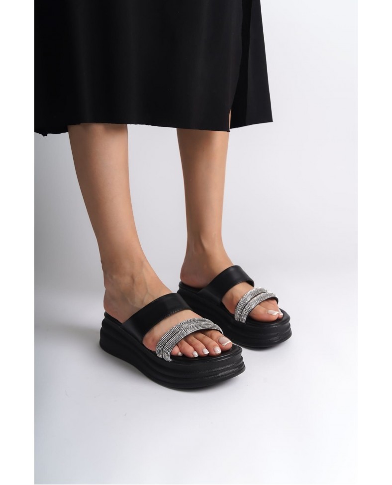 SARAH Düz Topuklu Taşlı Şeritli Kalın ve Ortopedik Taban Kadın Terlik CST - Siyah Somersan Giyim | Kadın, Erkek ve Çocuk Moda
