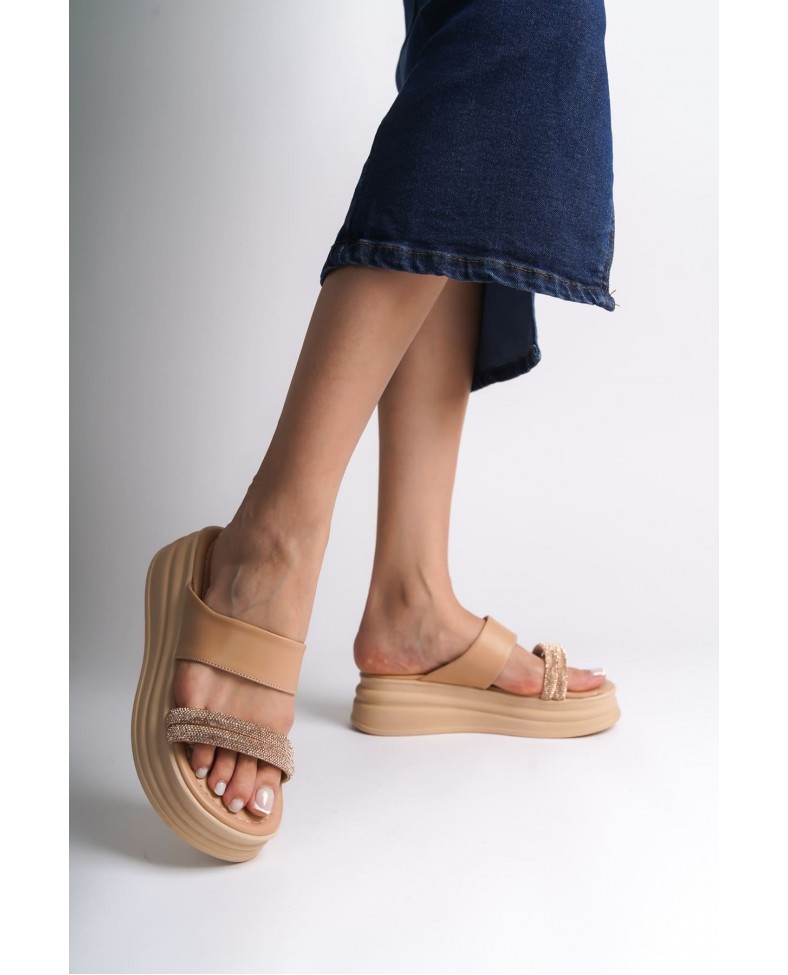 SARAH Düz Topuklu Taşlı Şeritli Kalın ve Ortopedik Taban Kadın Terlik CTT - Ten Somersan Giyim | Kadın, Erkek ve Çocuk Moda