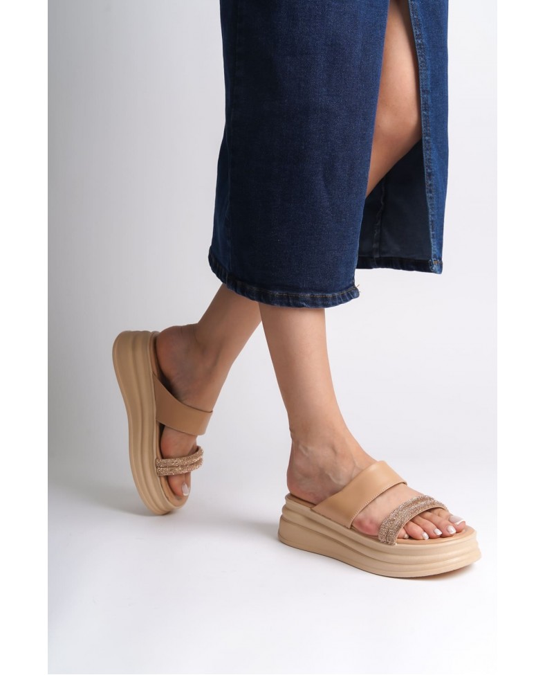 SARAH Düz Topuklu Taşlı Şeritli Kalın ve Ortopedik Taban Kadın Terlik CTT - Ten Somersan Giyim | Kadın, Erkek ve Çocuk Moda