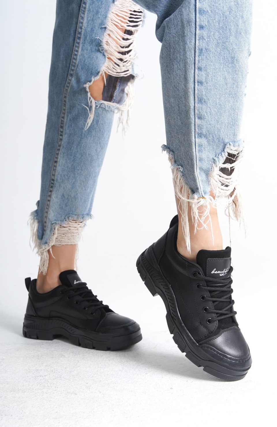 JANE Bağcıklı Ortopedik Taban Kadın Sneaker Spor Ayakkabı  CST - Siyah Somersan Giyim | Kadın, Erkek ve Çocuk Moda