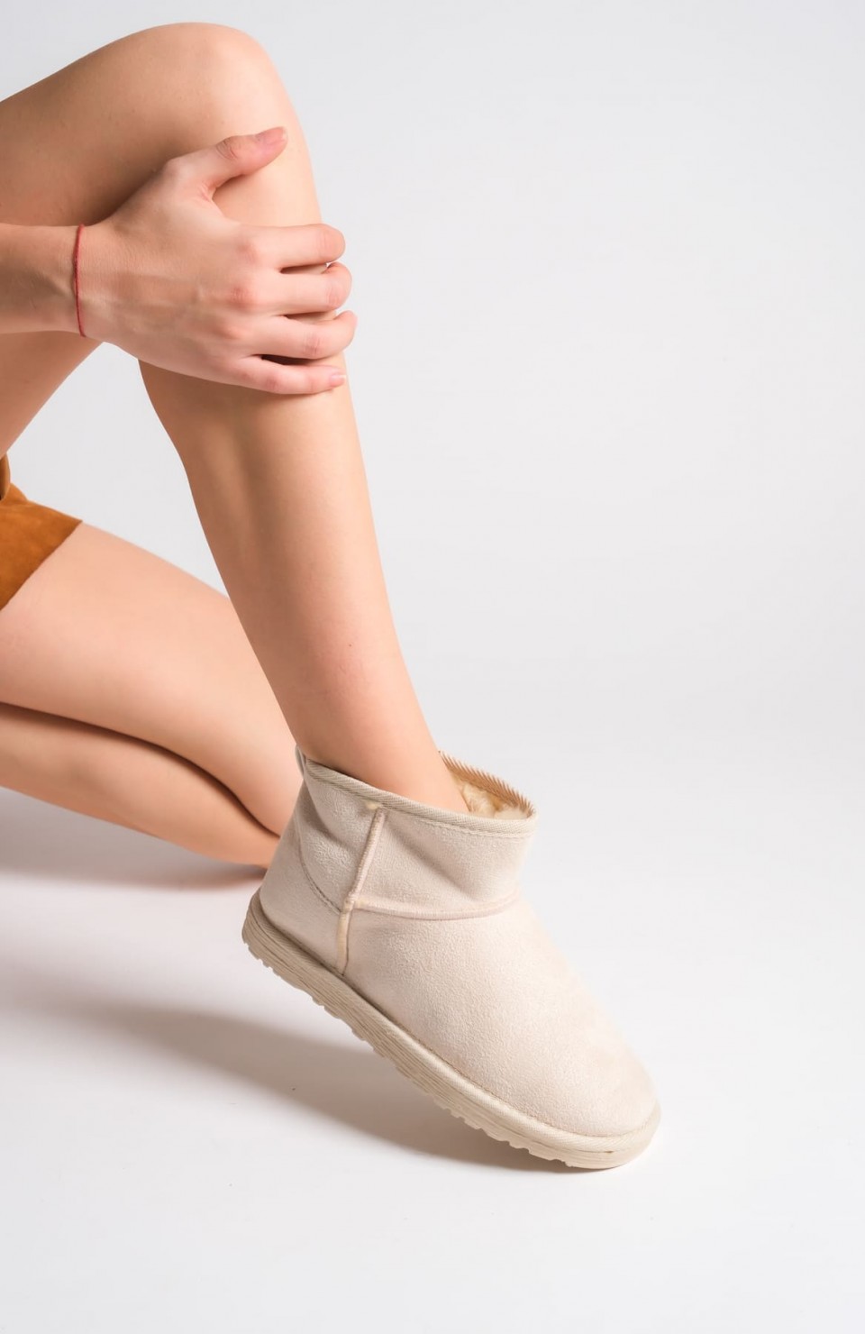JOLIE Bağcıksız Düz Taban İçi Kürklü Kısa Süet Kadın Bot SKT - Krem Somersan Giyim | Kadın, Erkek ve Çocuk Moda