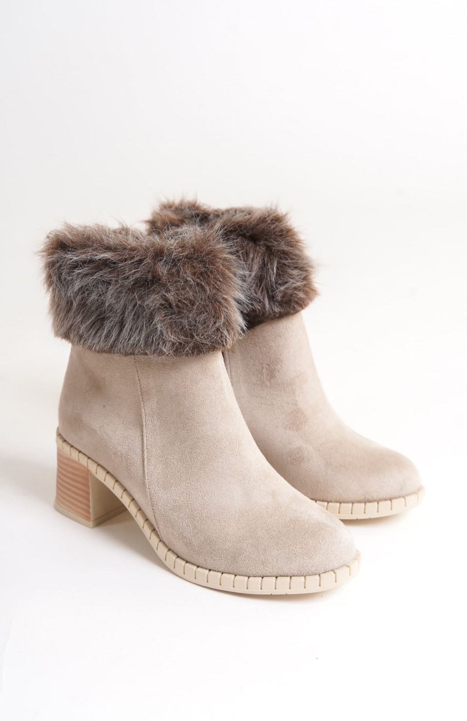JULIA Fermuarlı Ortopedik Taban Tüylü Topuklu Süet Kadın Bot SKT - Krem Somersan Giyim | Kadın, Erkek ve Çocuk Moda