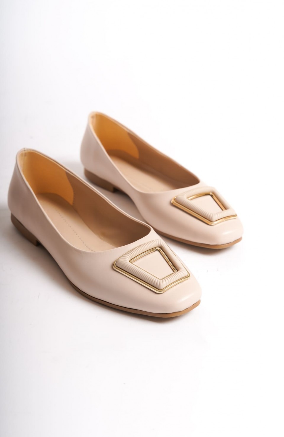 KAYLEE Bağcıksız Ortopedik Rahat Taban Toka Detaylı Kadın Babet Ayakkabı  CKT - Krem Somersan Giyim | Kadın, Erkek ve Çocuk Moda