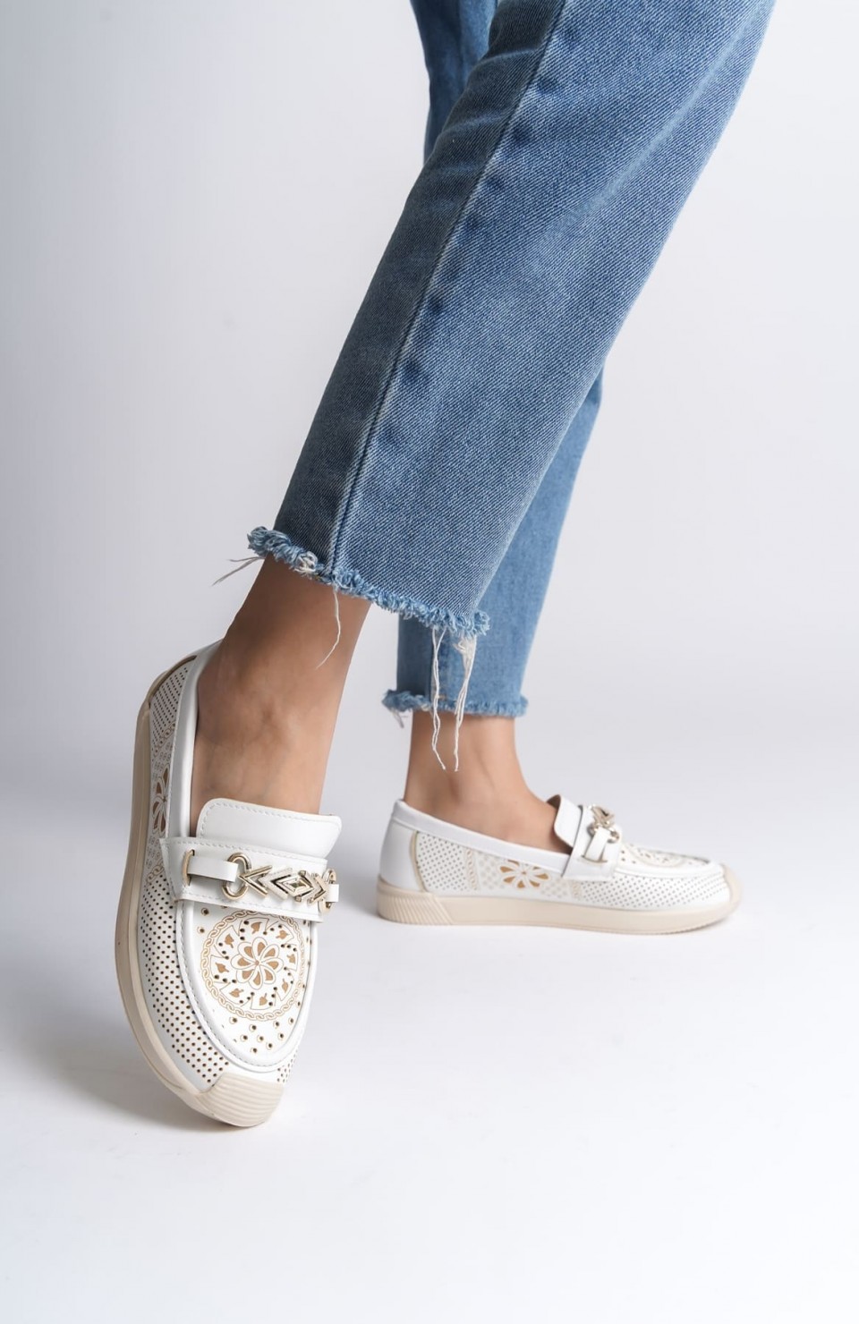 LILY Bağcıksız Ortopedik Rahat Taban Çiçek Desenli Kadın Babet Ayakkabı  CKT - Beyaz Somersan Giyim | Kadın, Erkek ve Çocuk Moda