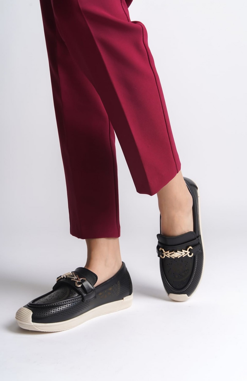 LILY Bağcıksız Ortopedik Rahat Taban Çiçek Desenli Kadın Babet Ayakkabı  CKT - Siyah Somersan Giyim | Kadın, Erkek ve Çocuk Moda