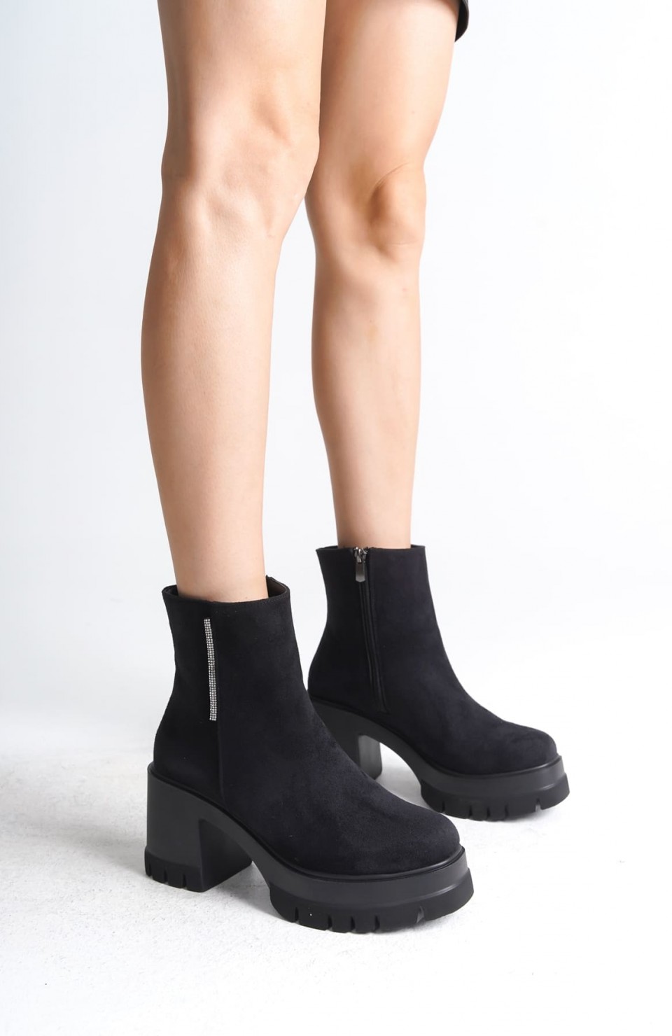 LISSE Fermuarlı Ortopedik Taban Kalın Topuklu Süet Kadın Bot SST - Siyah Somersan Giyim | Kadın, Erkek ve Çocuk Moda