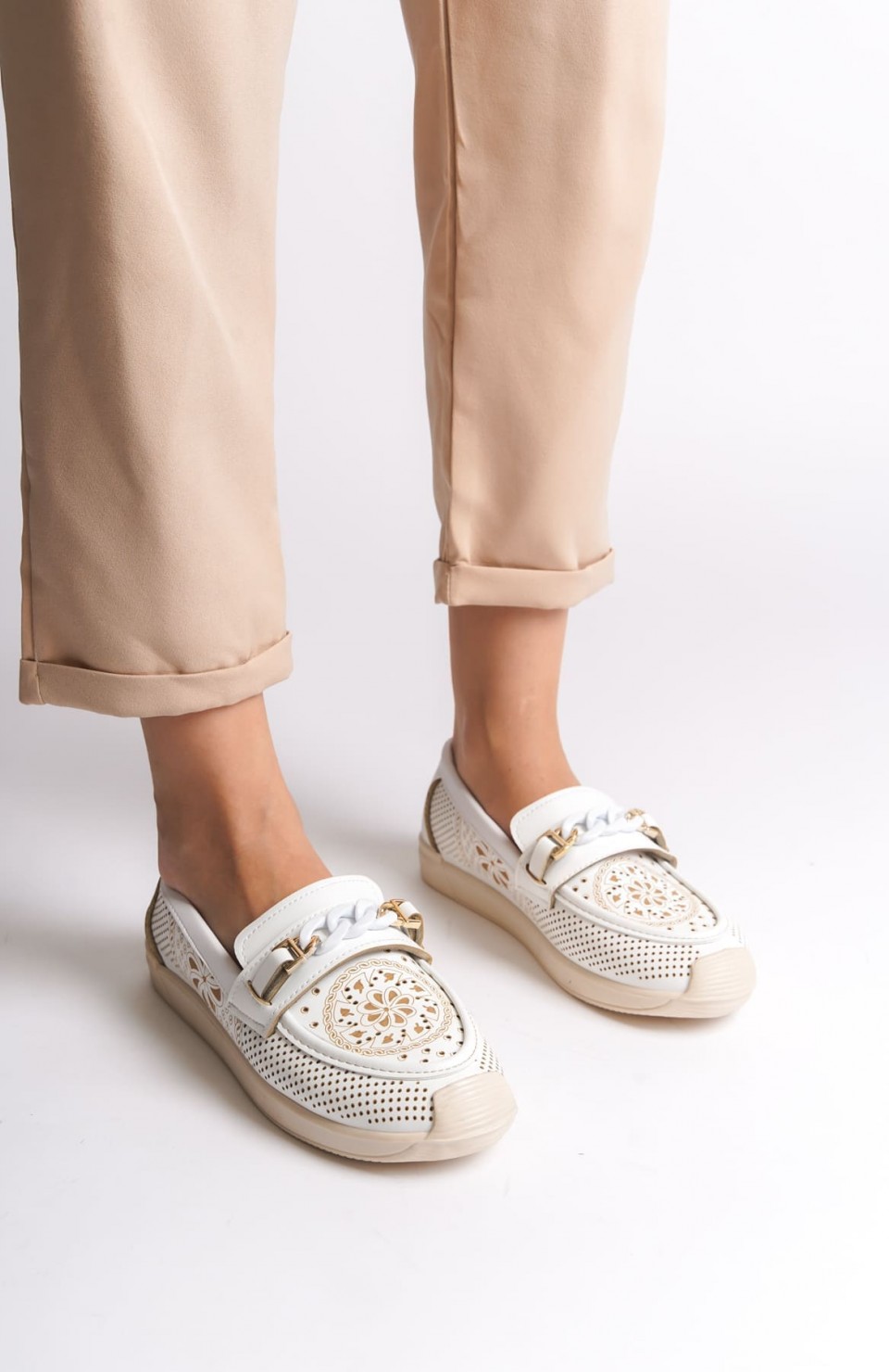 LIZY Bağcıksız Ortopedik Rahat Taban Çiçek Desenli Kadın Babet Ayakkabı  CKT - Beyaz Somersan Giyim | Kadın, Erkek ve Çocuk Moda