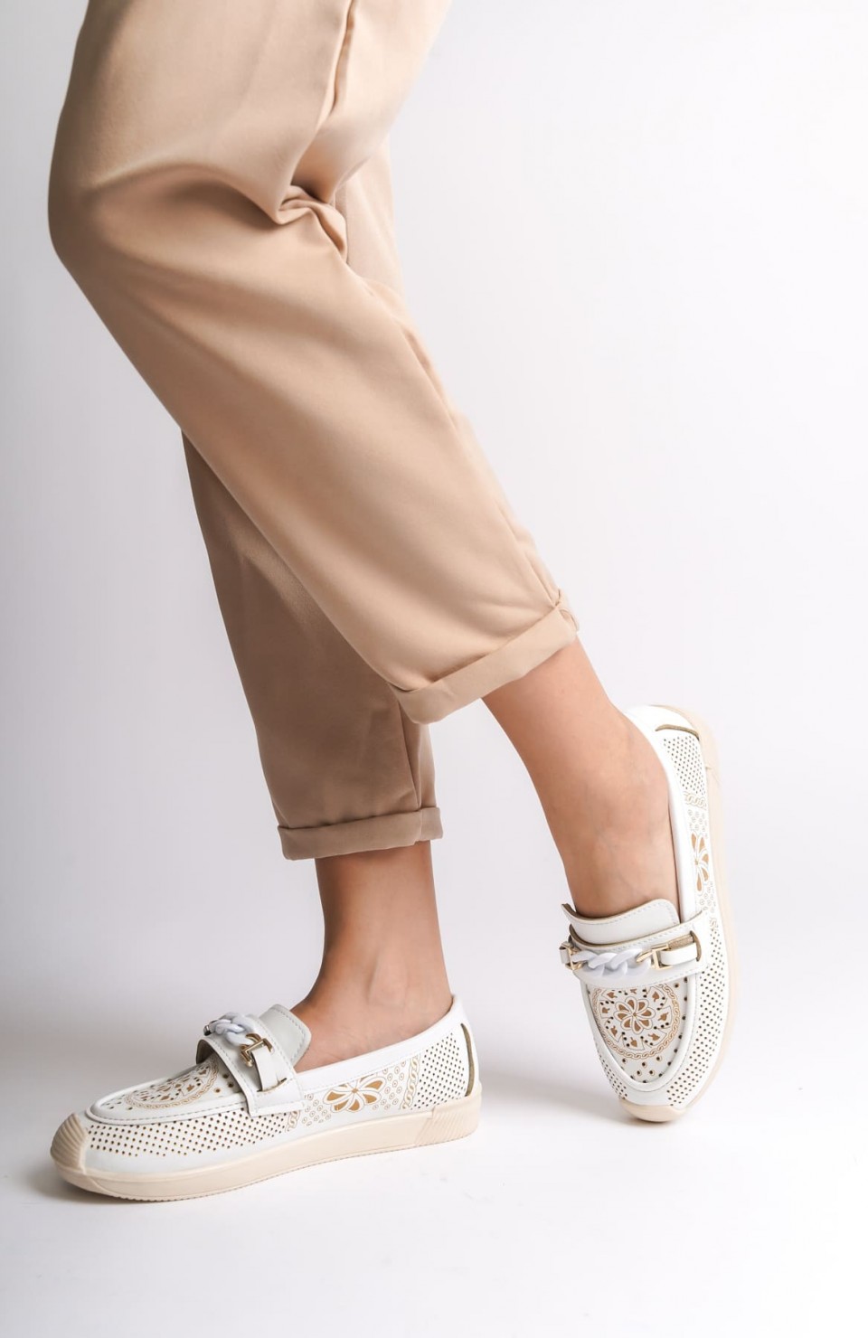 LIZY Bağcıksız Ortopedik Rahat Taban Çiçek Desenli Kadın Babet Ayakkabı  CKT - Beyaz Somersan Giyim | Kadın, Erkek ve Çocuk Moda