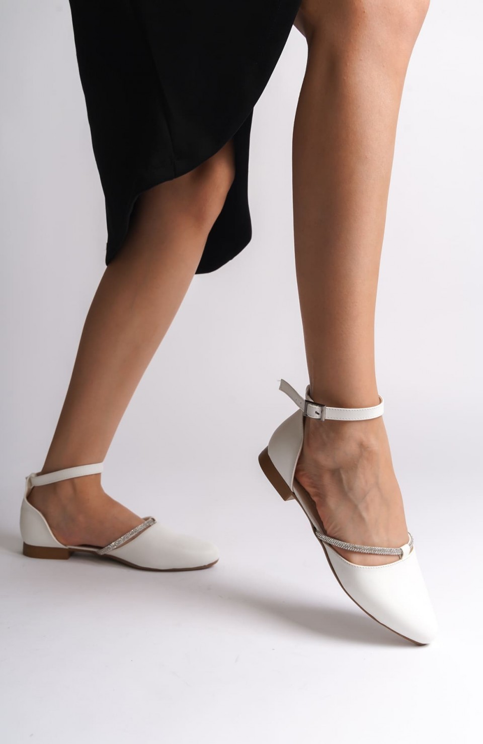 MONICA Tokalı Ortopedik Rahat Taban Taş Detaylı Kadın Babet Ayakkabı  CKT - Beyaz Somersan Giyim | Kadın, Erkek ve Çocuk Moda