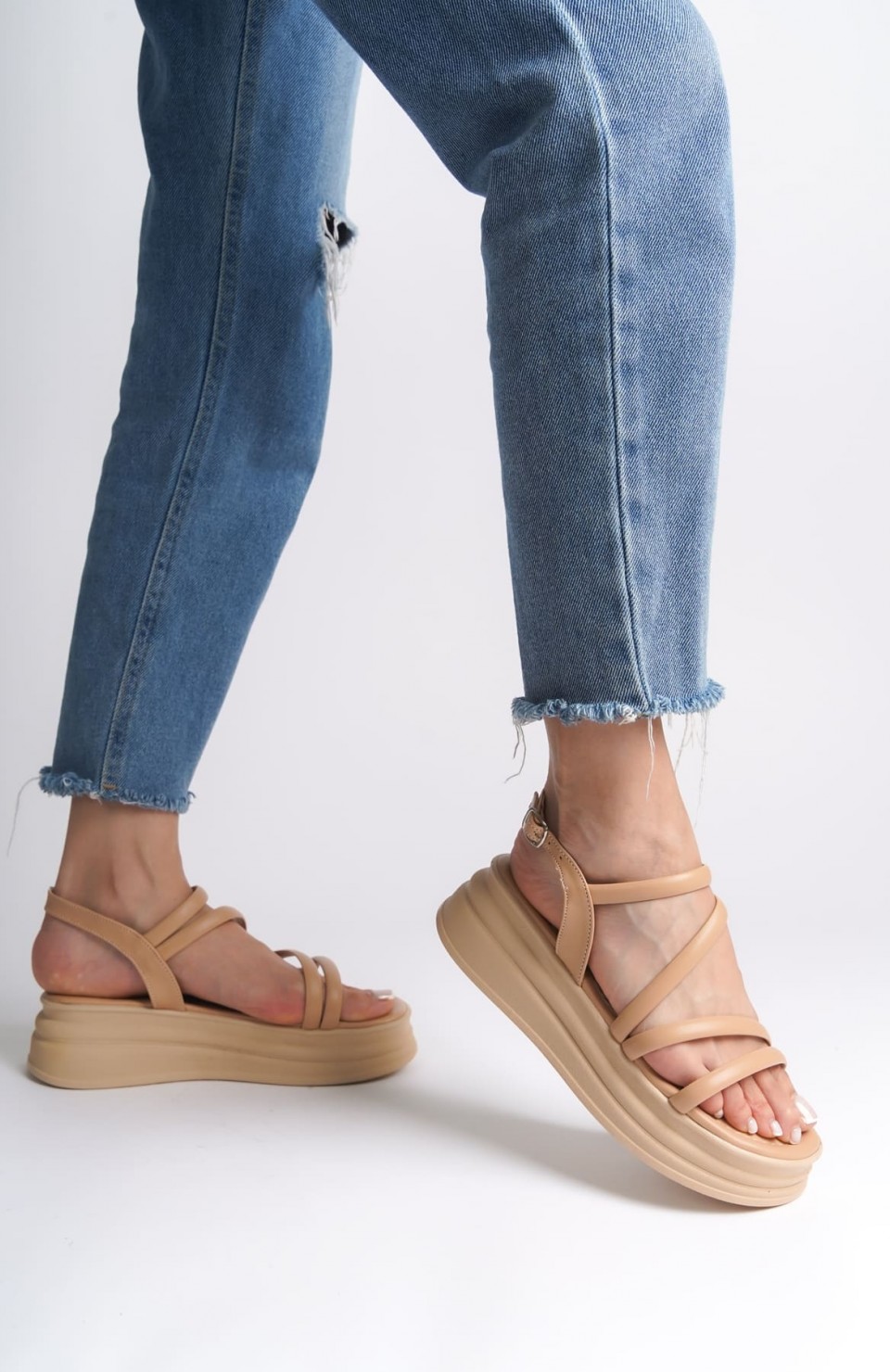 NATALIE İnce Tokalı Şerit Detaylı Ortopedik Taban Kadın Sandalet CTT - Ten Somersan Giyim | Kadın, Erkek ve Çocuk Moda