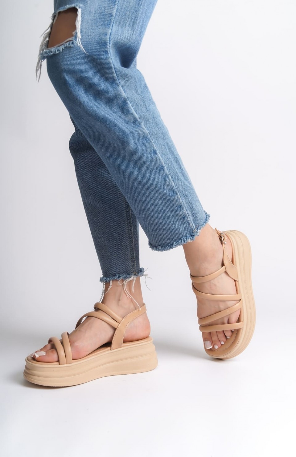 NATALIE İnce Tokalı Şerit Detaylı Ortopedik Taban Kadın Sandalet CTT - Ten Somersan Giyim | Kadın, Erkek ve Çocuk Moda
