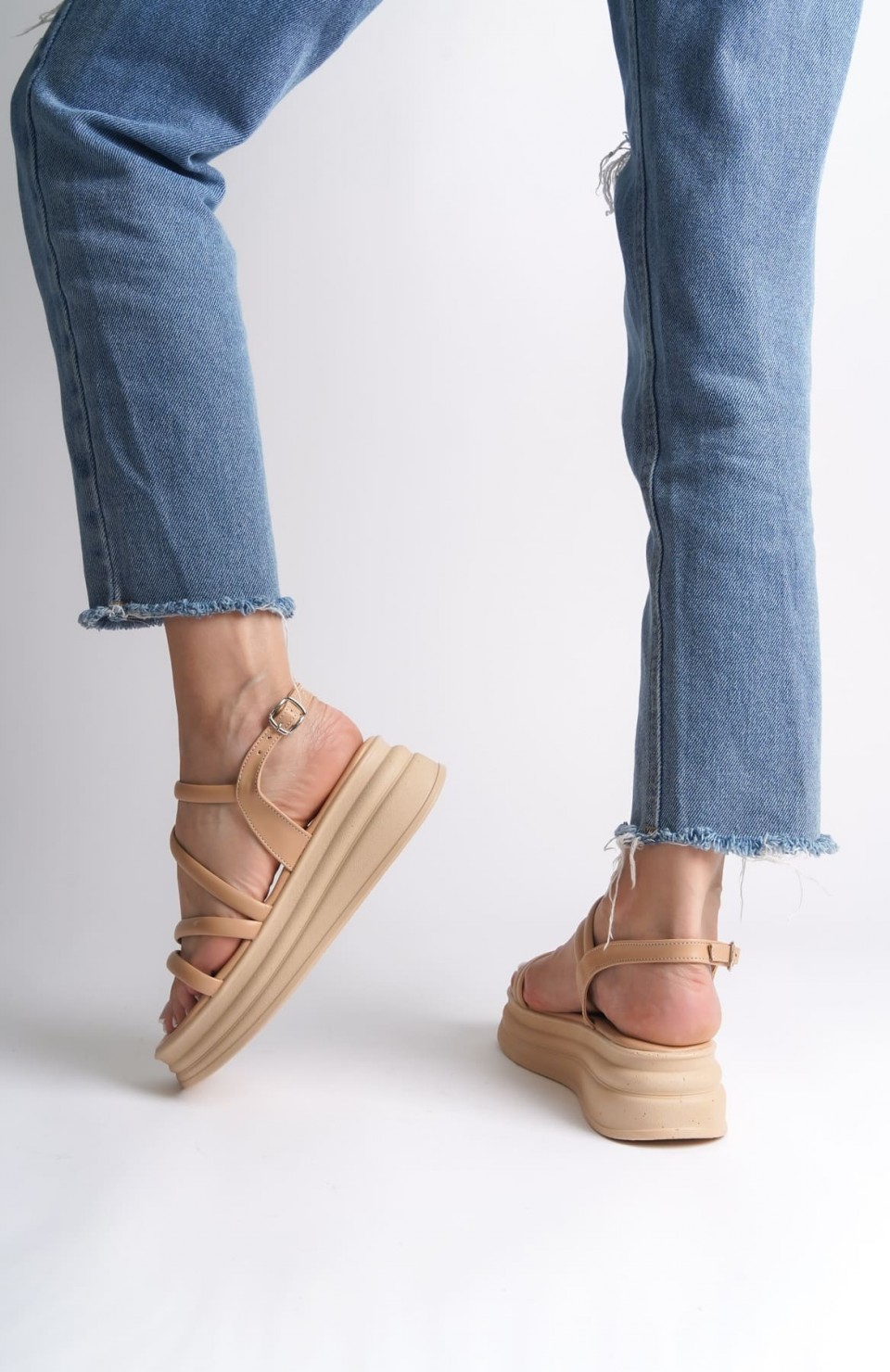 NATALIE İnce Tokalı Şerit Detaylı Ortopedik Taban Kadın Sandalet CTT - Ten Somersan Giyim | Kadın, Erkek ve Çocuk Moda