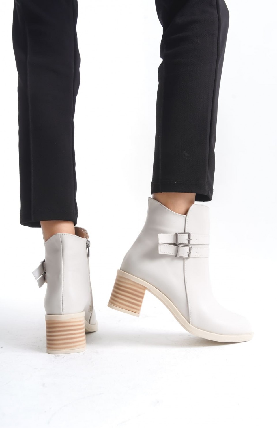 NOEMI Tokalı Fermuarlı Ortopedik Taban Topuklu Kadın Bot  CKT - Krem Somersan Giyim | Kadın, Erkek ve Çocuk Moda