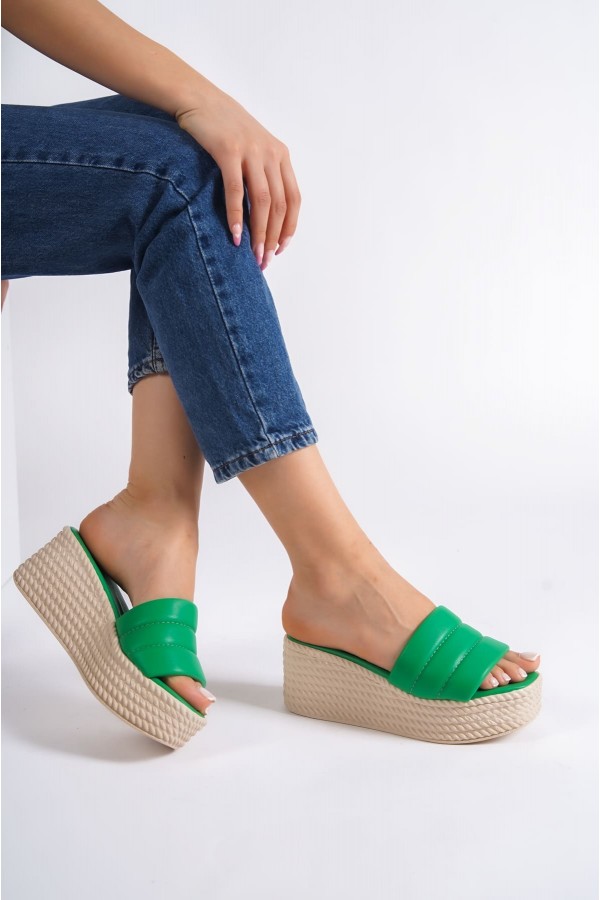 REINA Dolgu Topuklu Ortopedik Taban Hasır Görünümlü Kadın Terlik CKT - Yeşil