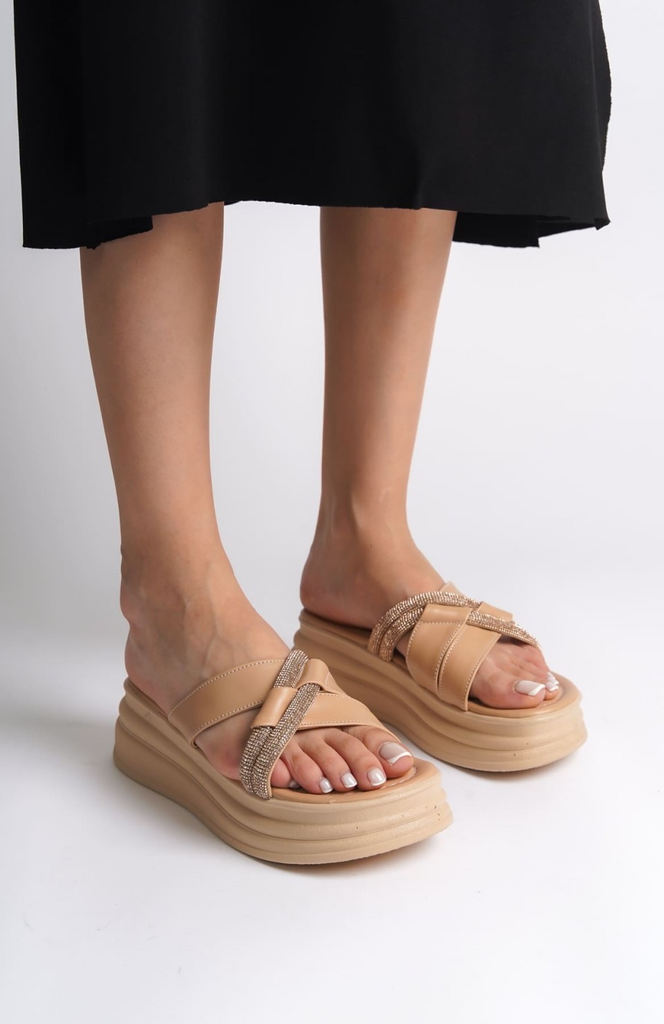 RUBY Düz Topuklu Taşlı Çapraz Şeritli Kalın ve Ortopedik Taban Kadın Terlik  CTT - Ten Somersan Giyim | Kadın, Erkek ve Çocuk Moda