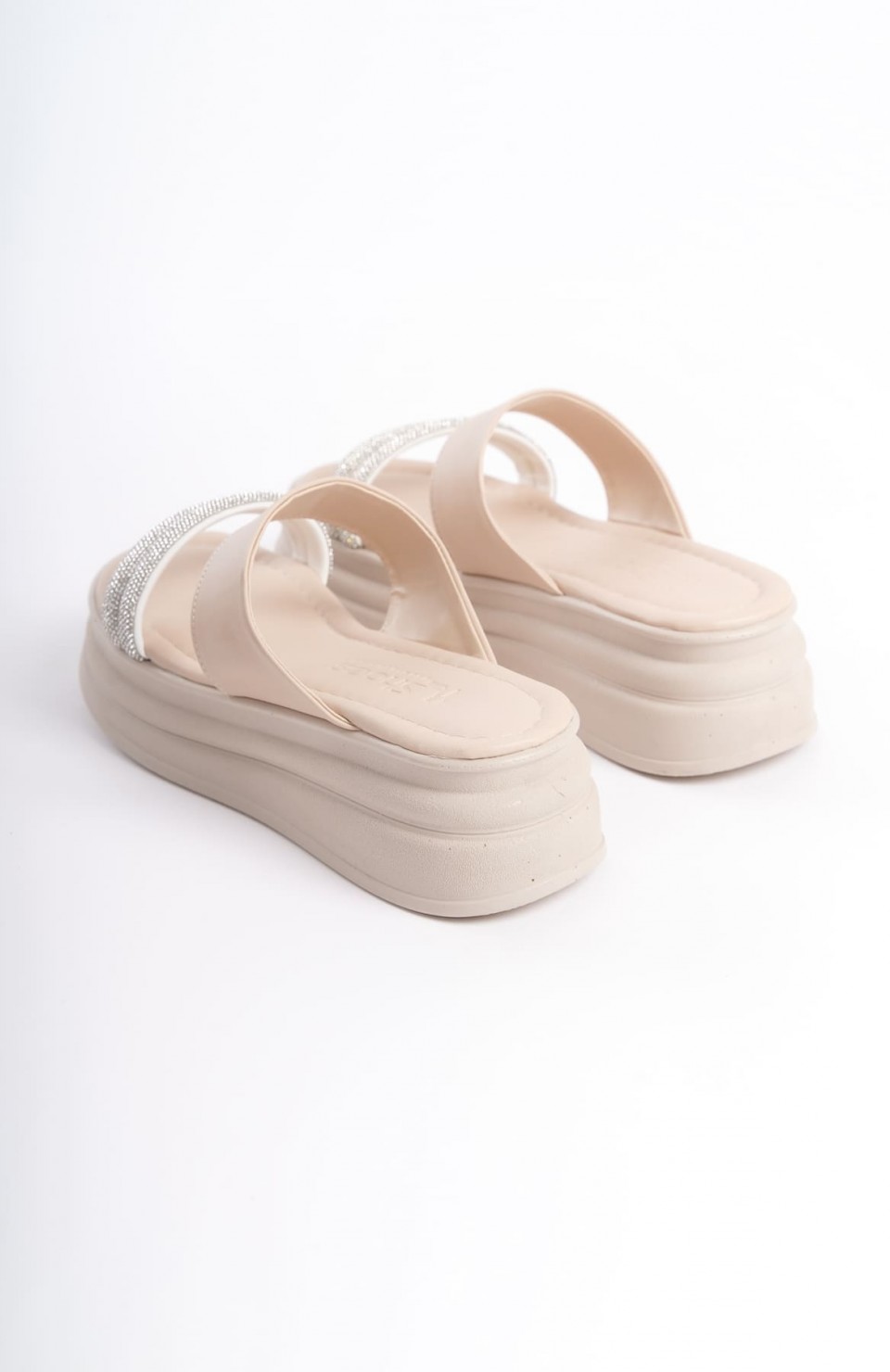 SARAH Düz Topuklu Taşlı Şeritli Kalın ve Ortopedik Taban Kadın Terlik  CKT - Krem Somersan Giyim | Kadın, Erkek ve Çocuk Moda