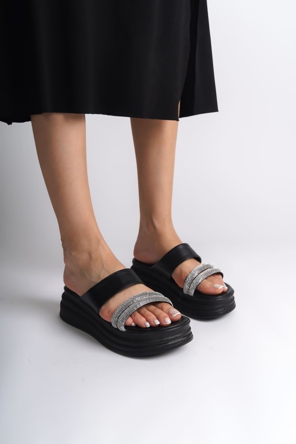 SARAH Düz Topuklu Taşlı Şeritli Kalın ve Ortopedik Taban Kadın Terlik CST - Siyah