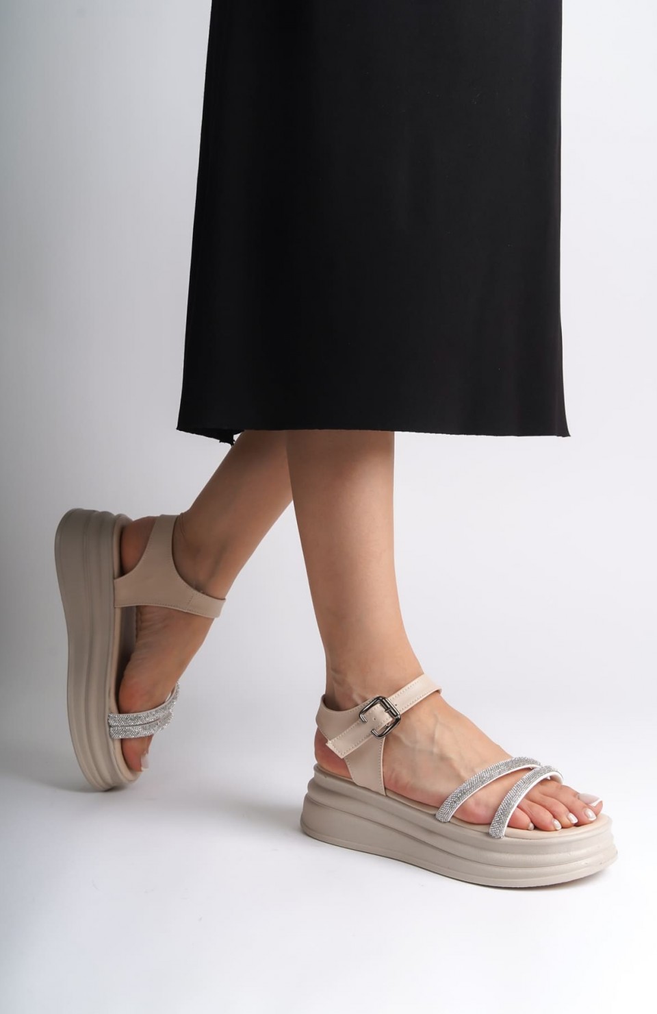 ZLOHE Kalın Tokalı Taşlı Şeritli Ortopedik Taban Kadın Sandalet  CKT - Krem Somersan Giyim | Kadın, Erkek ve Çocuk Moda