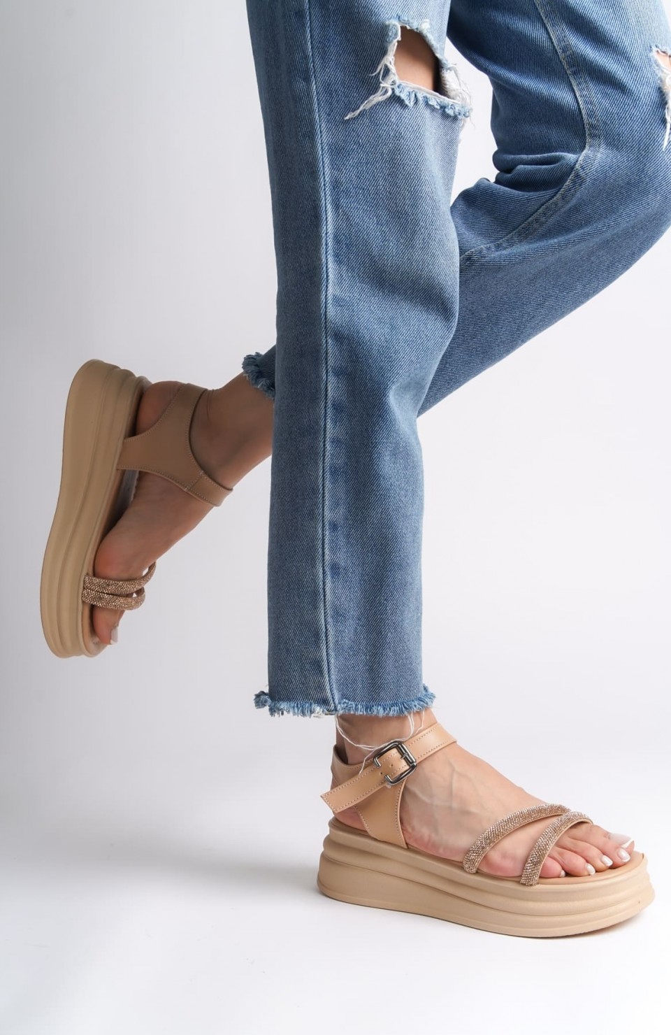 ZLOHE Kalın Tokalı Taşlı Şeritli Ortopedik Taban Kadın Sandalet CTT - Ten Somersan Giyim | Kadın, Erkek ve Çocuk Moda