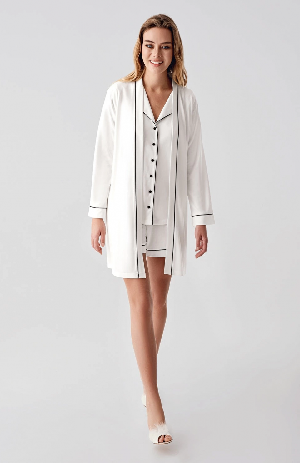 Freshness 324 Kadın 4'Lü Sabahlıklı Şorlu Pijama Takımı