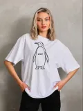 Kadın Nihilist Penguen Özel Tasarım Oversize Bisiklet Yaka Tişört - Beyaz