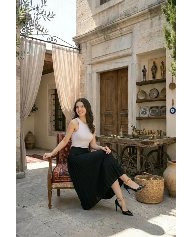 Kadın 90 Cm Saten Kumaş Pliseli Midi Etek Şık ve Zarif Tasarım - Siyah